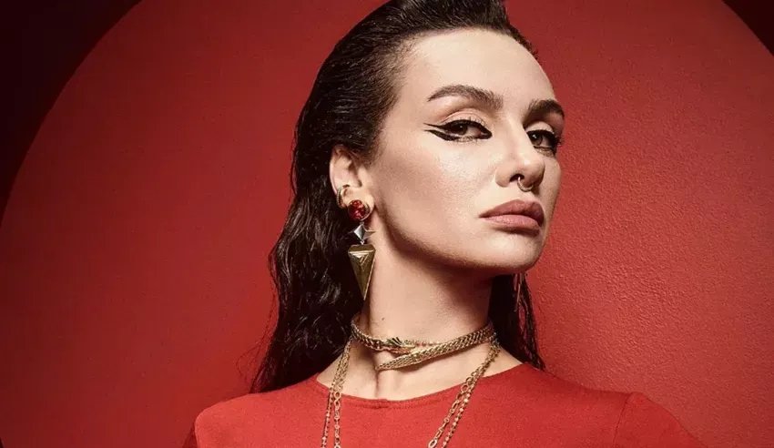 Birce Akalay ve Mert Fırat, 