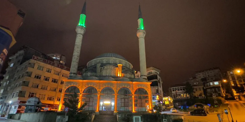 Rize’de Şehitler İçin Sabah Namazından Sonra Dua Edildi