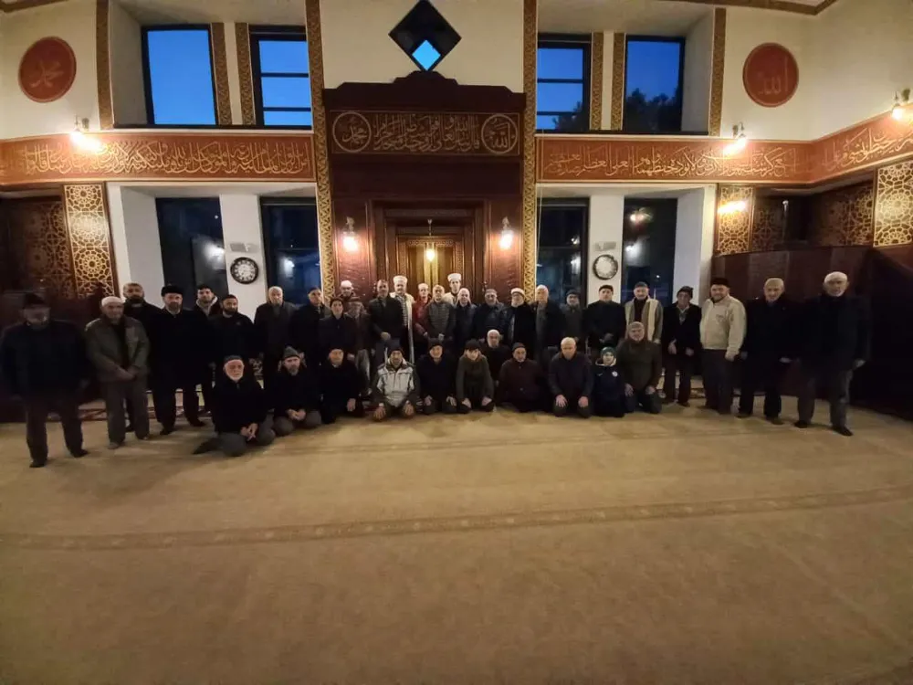 Gençler, Yeni Yılın İlk Sabah Namazında Mihraplardaydı
