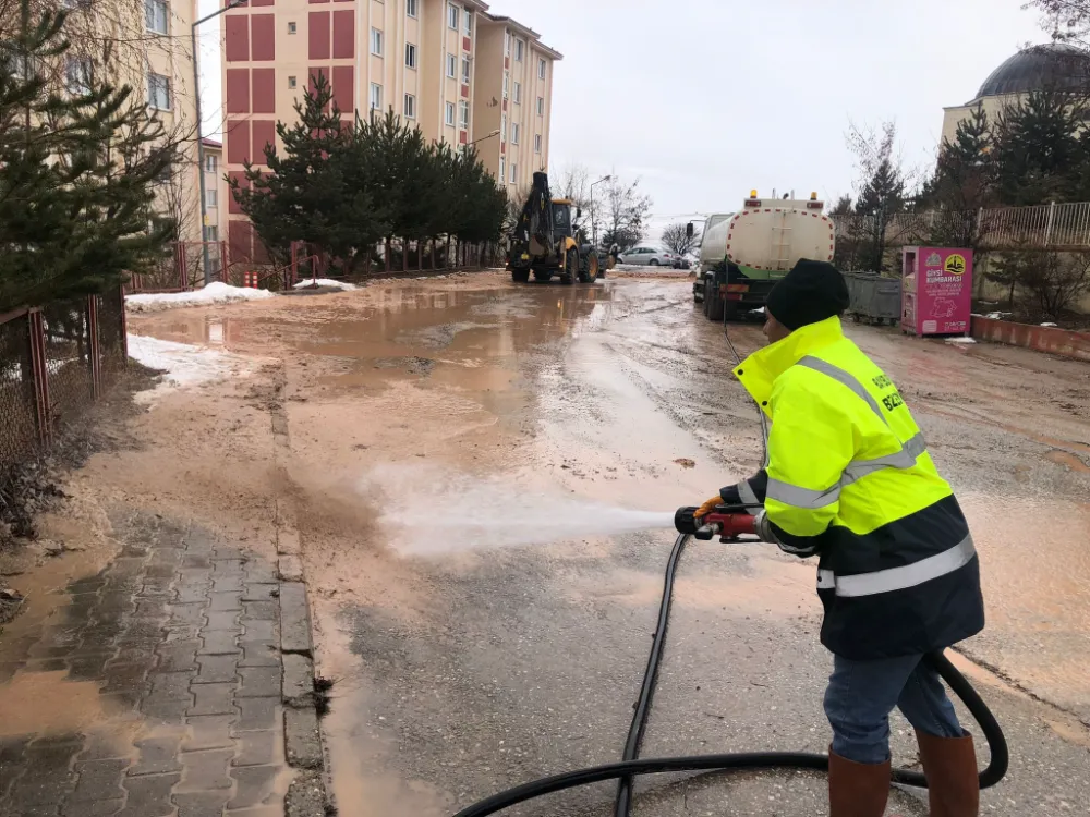 Bayburt Belediyesi, Sıcak Hava İmkanını Değerlendiriyor: Şingah Mahallesi