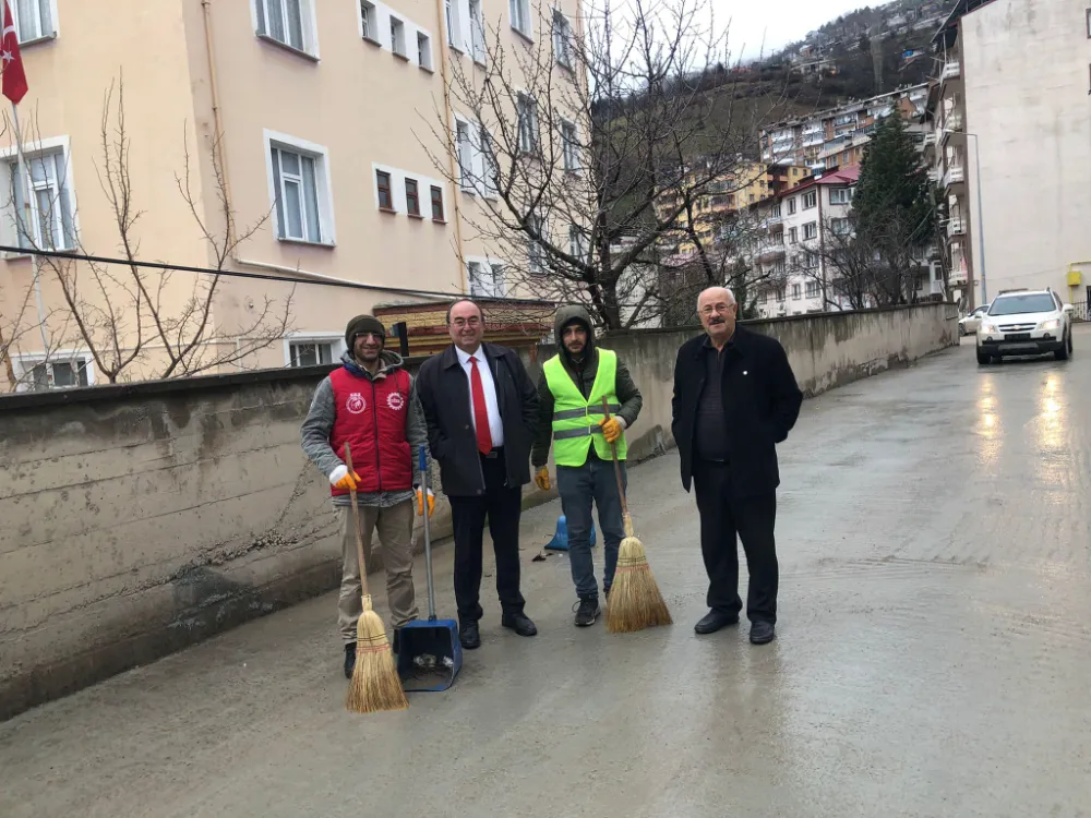 Telsiz ve Tepeyolu Sokaklarına Yeni Beton Yol: Belediye Başkanı Denetimde!
