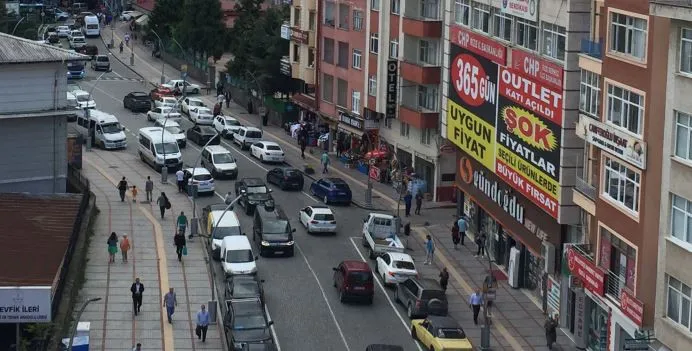RİZE TRAFİĞİNE 4 BİN 473 ARAÇ DAHA EKLENDİ