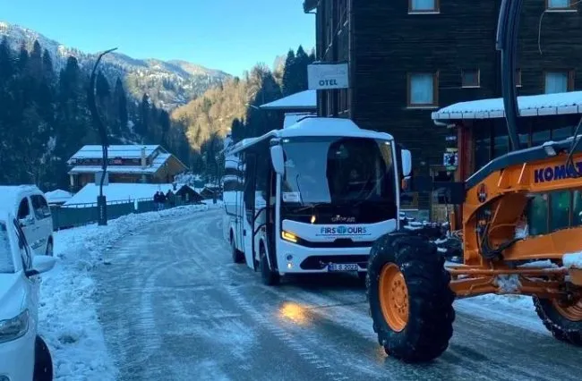 Ayder yolunda buzlanma kazaları artırıyor