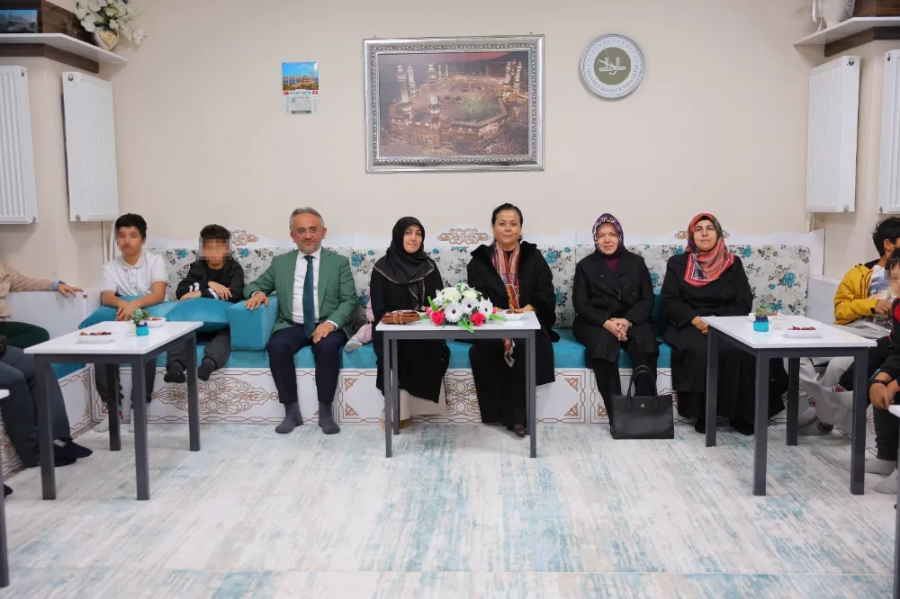 Bayburt’ta Devlet Korumasındaki Çocuklar “Altın Çağ” Tiyatro Oyununu Sergiledi
