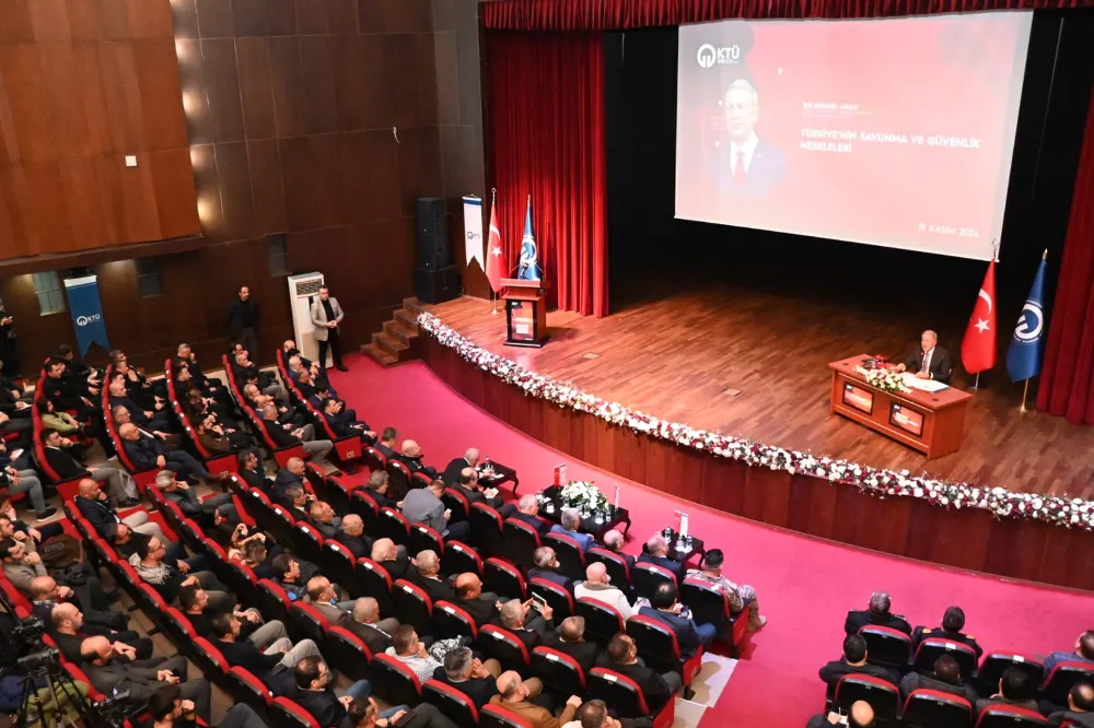 Hulusi Akar KTÜ’de Öğrencilerle Bir Araya Geldi