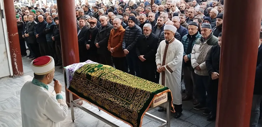 Hasan Karaahmetoğlu, Annesini Son Yolculuğuna Uğurladı