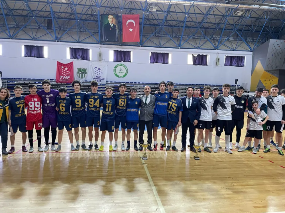 FUTSAL İL BİRİNCİSİ ARTVİN FEN LİSESİ