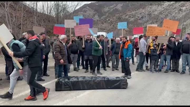ŞAVŞAT HALKI  EYLEM YAPTI!