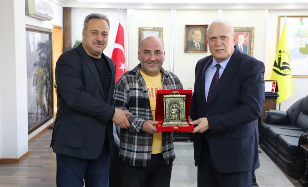 Bayburt Belediye Başkanı Pekmezci, Tiyatro Genel Sanat Yönetmeni Erdaş