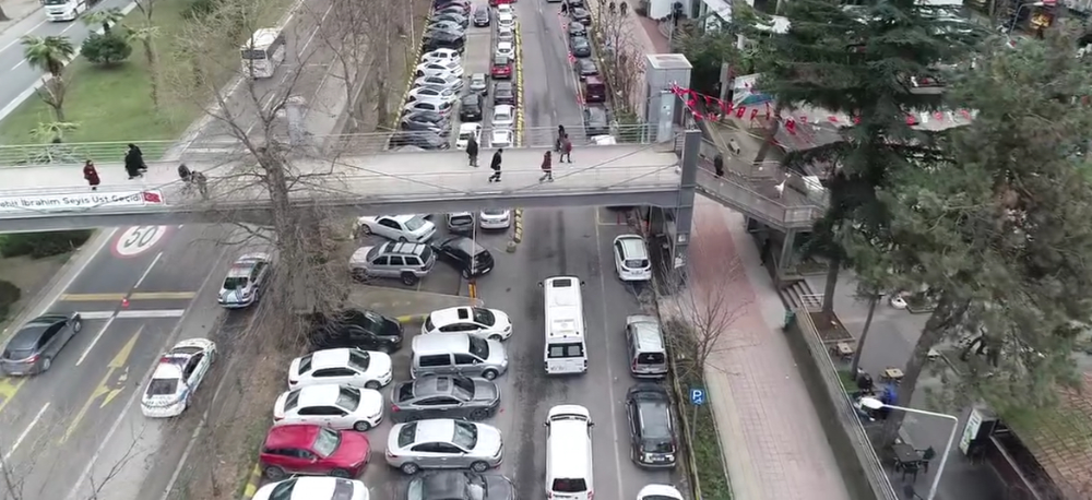 “Atatürk Bulvarı’nda Yenileme Çalışmaları Tamamlandı: Trafik Akışı Rahatladı, Yayalar Güvende!”