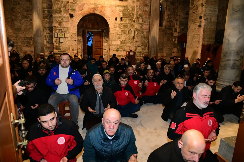 6 Şubat depreminde hayatını kaybedenler dualarla anıldı