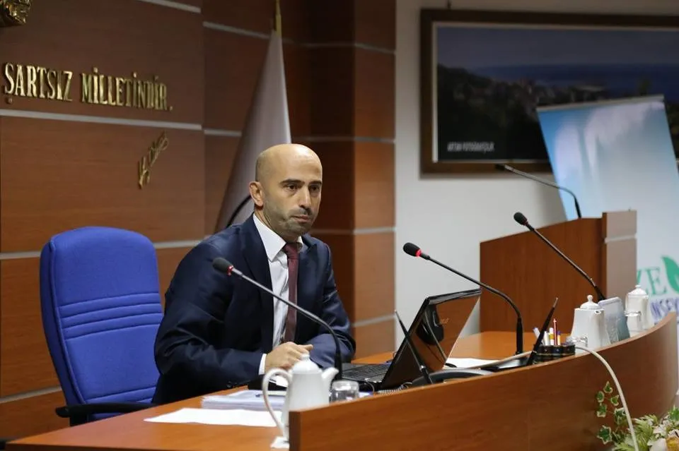 RİZE PARKLARINI YABANCI BİTKİLER KUŞATMIŞ. UZMANLAR UYARIYOR 