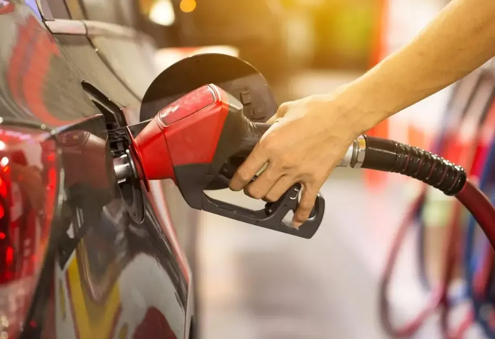Benzin ve motorine büyük zam geliyor!