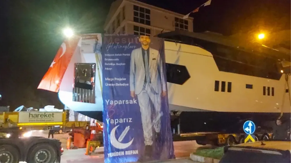 Yeniden Refah Partili Aday, Lüks Yatla Seçim Konvoyu Düzenledi