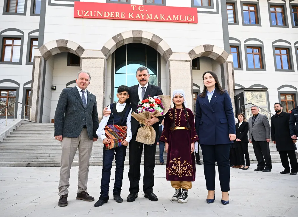 Vali Mustafa Çiftçi, Uzundere
