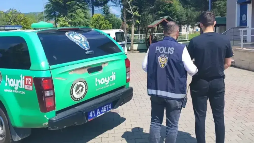 Köpeğe Alkol İçirip Sosyal Medyada Paylaşan Şüpheli Yakalandı