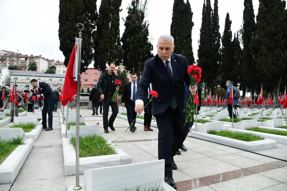 Vali Aziz Yıldırım, Ramazan Bayramı Dolayısıyla Sülüklü Asri Şehitliği