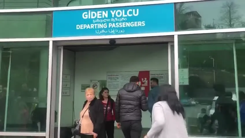 SARP SINIR KAPISI’NDA BAYRAM YOĞUNLUĞU DEVAM EDİYOR