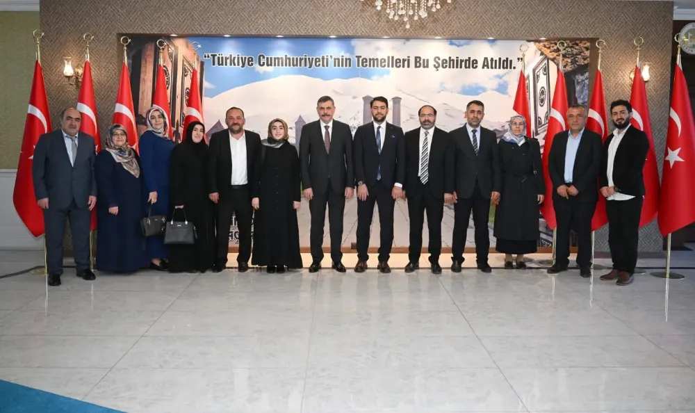 Vali Mustafa Çiftçi, Hafızlık ve Kur’an Okuma Yarışmalarında Başarılı Öğrencileri Kabul Etti