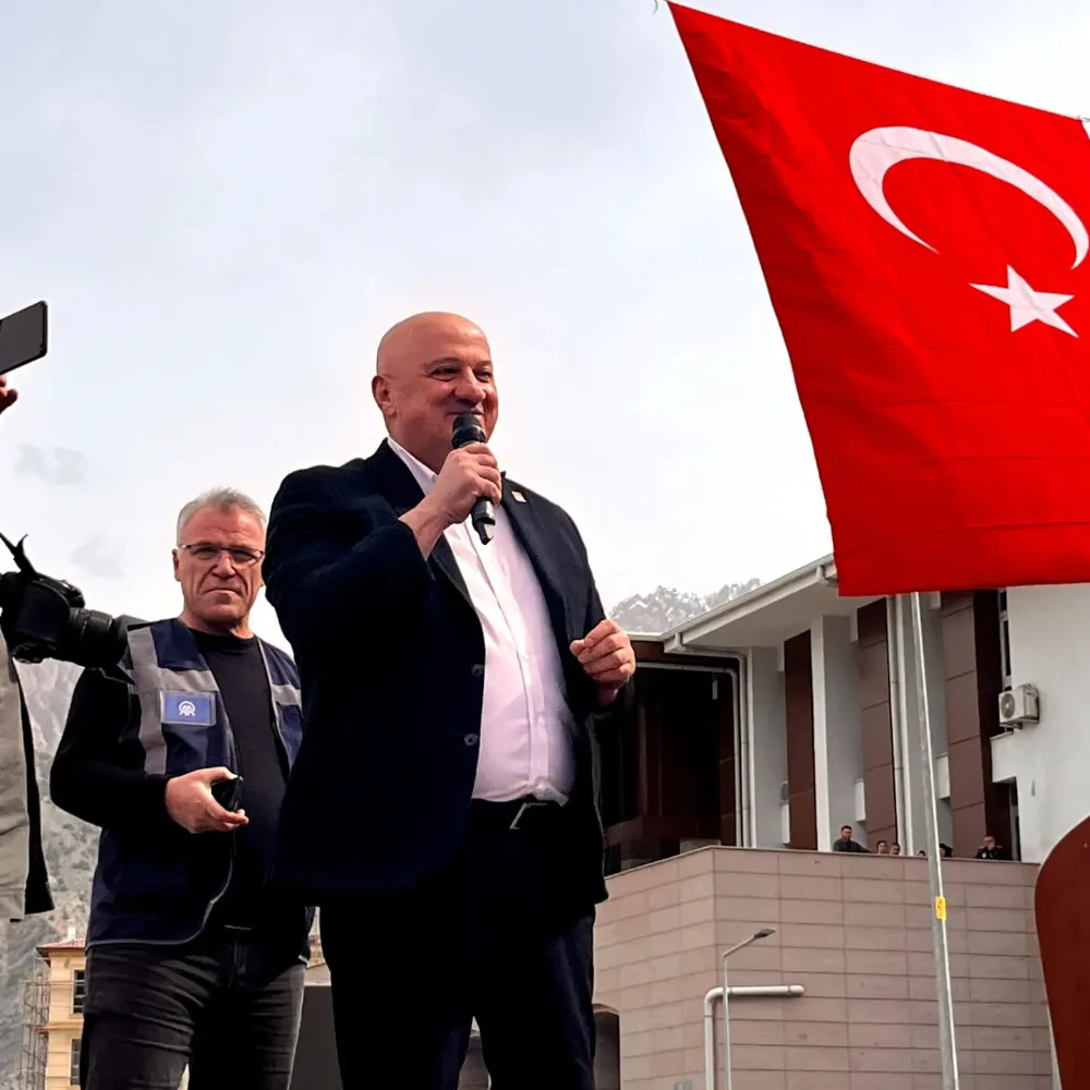 Uğur Bayraktutan: Mart 2024
