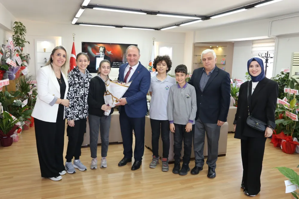 Başkan Ataselim, 23 Nisan Etkinlikleri Kapsamında Atatürk Ortaokulu Öğrencilerini Ağırladı
