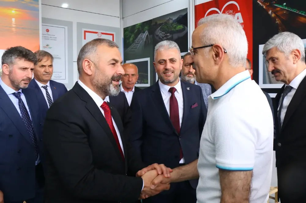 Ulaştırma ve Altyapı Bakanı Uraloğlu, Arsin Belediye Başkanı Bilgin