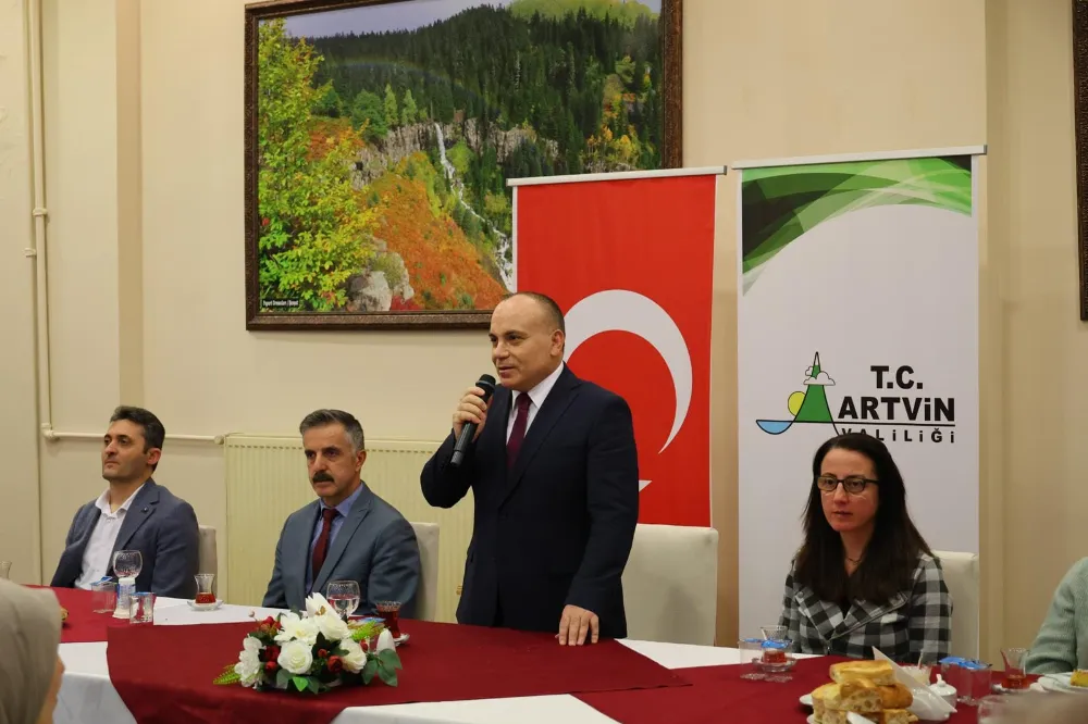 Vali Cengiz Ünsal, Valilik Personeliyle Bir Araya Geldi