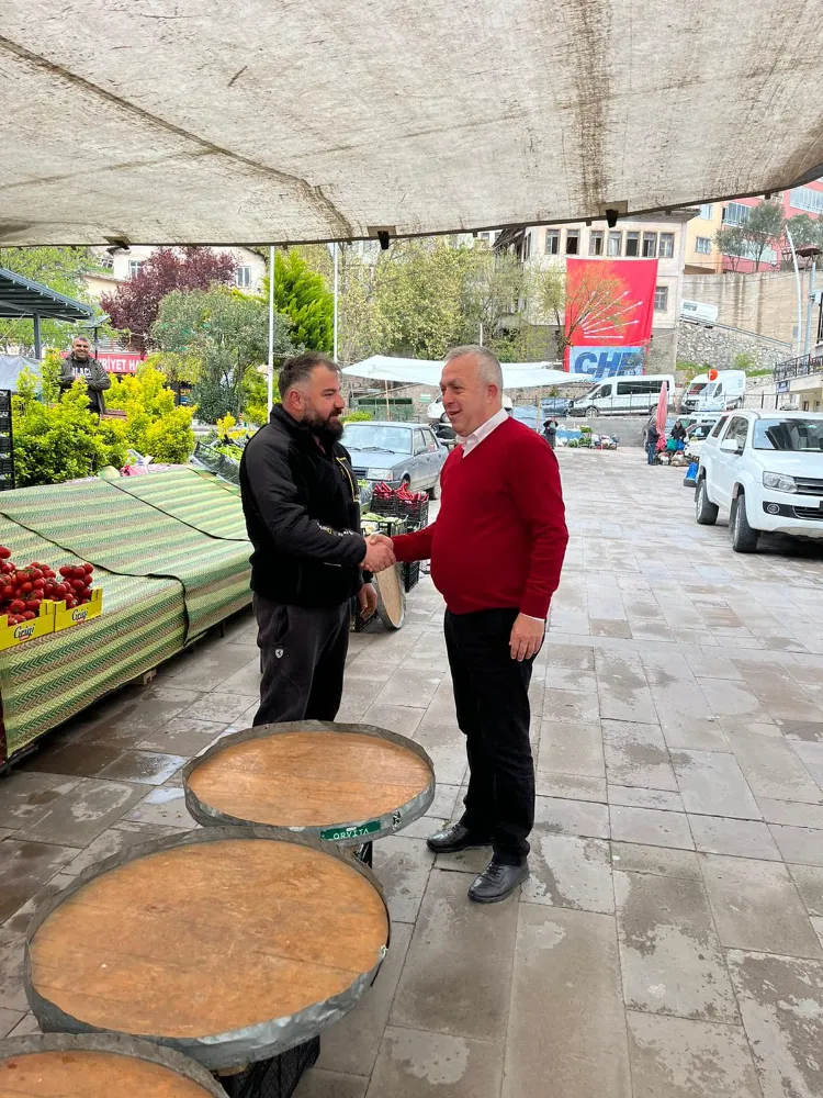 Başkan Bilgehan Erdem, Emekçi Pazar Esnafını Ziyaret Etti