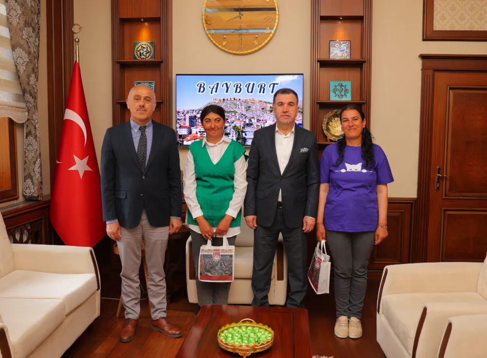Bayburt Valisi Eldivan, Engelliler Haftası Ziyaretinde Engelli Bireylerle Buluştu