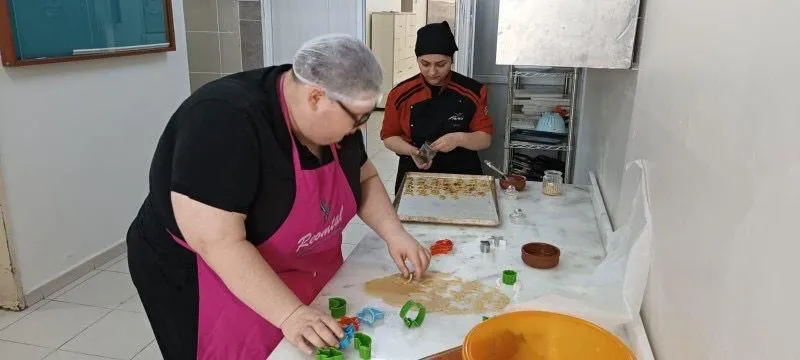 ÖZEL GENÇLER MUTFAĞA GİRDİ,EN ÖZEL PİZZAYI PİŞİRDİ
