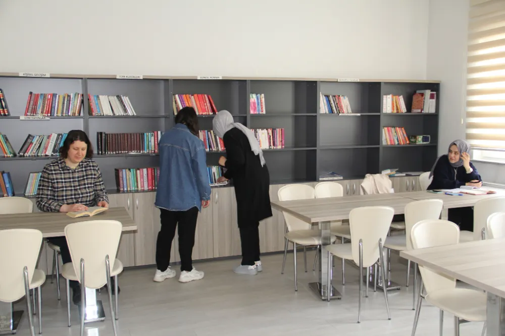 Bayburt Belediyesi Aile Yaşam Merkezi Kütüphanesi Öğrencilerin Hizmetinde!