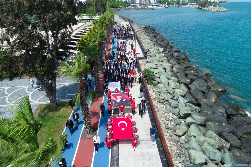 Akçaabat Gençliği 19 Mayıs’ı Coşkuyla Kutladı