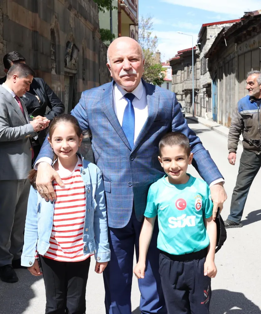 Erzurum Büyükşehir Belediye Başkanı Mehmet Sekmen, Mahalle Ziyaretiyle Proje Hazırlıklarını Gözden Geçirdi