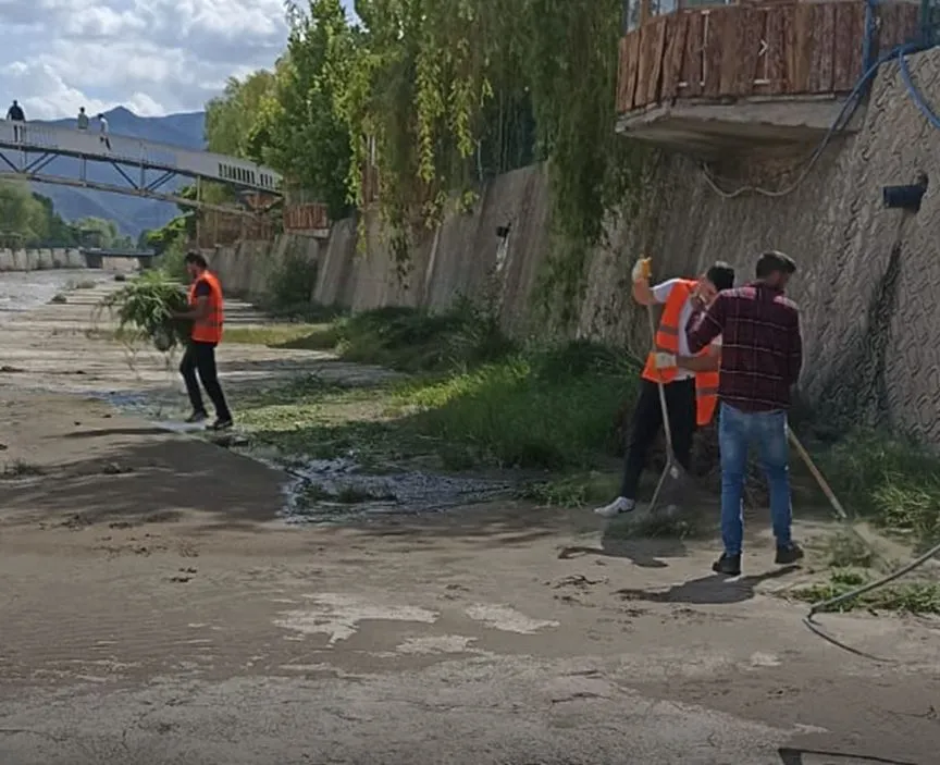 OLTU ÇAYI YATAĞINDA TEMİZLİK ÇALIŞMASI