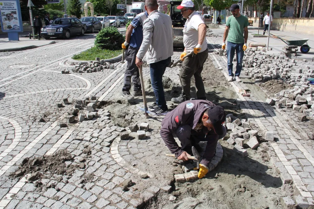 Bayburt Belediyesi, Şehir Genelinde Temizlik ve Bakım Çalışmalarını Sürdürüyor