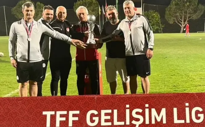 Rizespor Gençleri Bir Üst Ligde