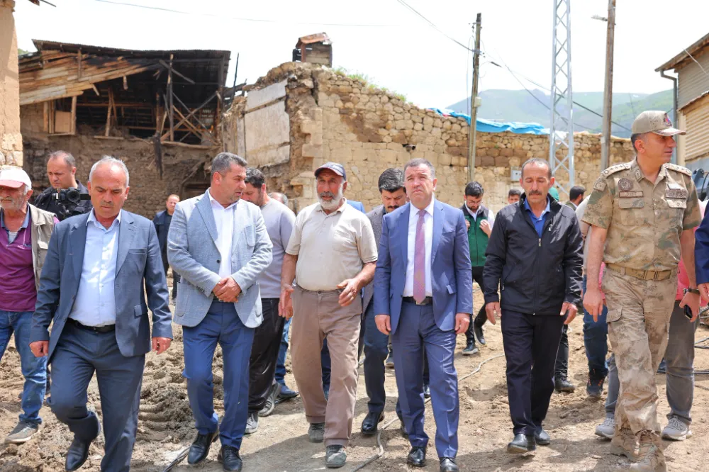 Bayburt Valisi Eldivan, Alapelit Köyü