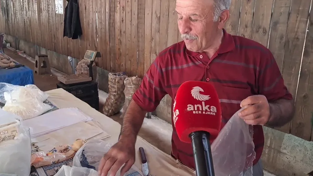 ARTVİNLİ PAZARCI TARIK BİLDİRİCİ YETKİLİLERE SESLENDİ: ”ÇALIŞIP İŞLERİ DÜZELTSİNLER;YAZIKTIR,GÜNAHTIR BİZE