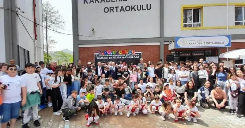 HOPA’DA BAHAR ŞENLİĞİ DÜZENLENDİ
