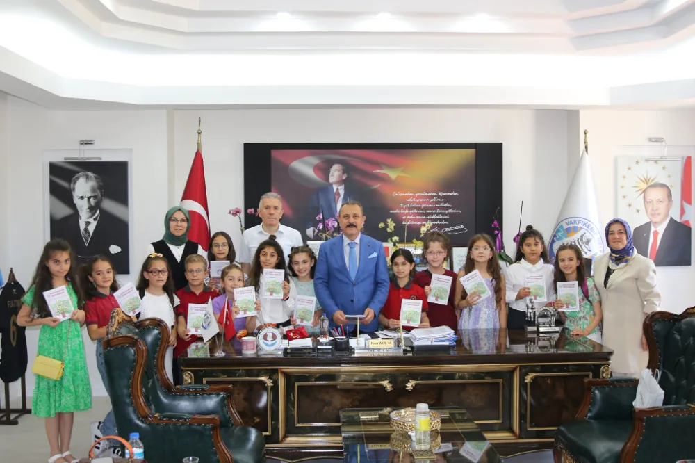 Kemaliye Adnan Demirtürk İlkokulu Öğrencilerinden Başkanlarına Anlamlı Hediye: 