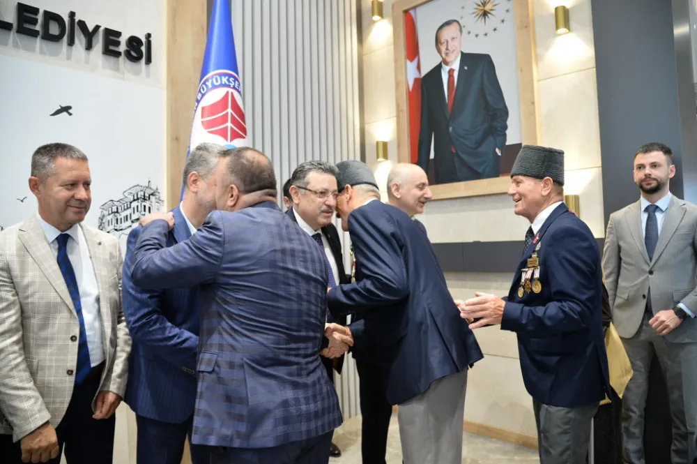 Trabzon Büyükşehir Belediye Başkanı Genç, Hemşehrileriyle Bayramlaştı