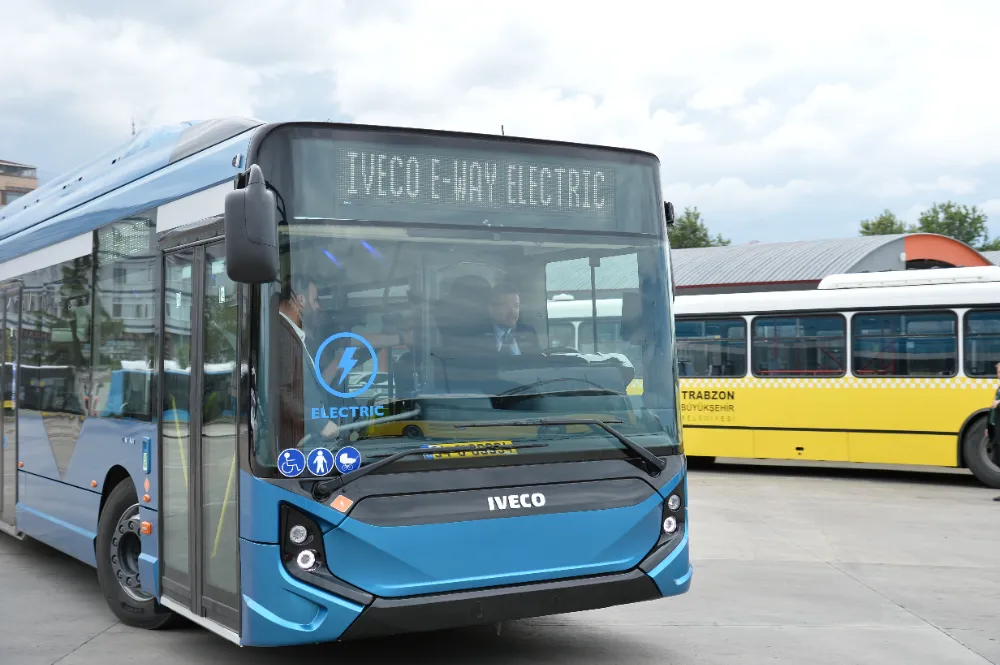Başkan Genç, Elektrikli Otobüsü Sürerek Test Etti