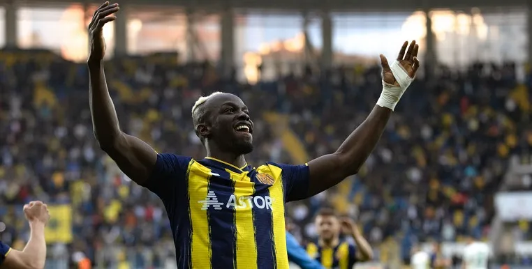 Atmaca Golcüsünü Buldu