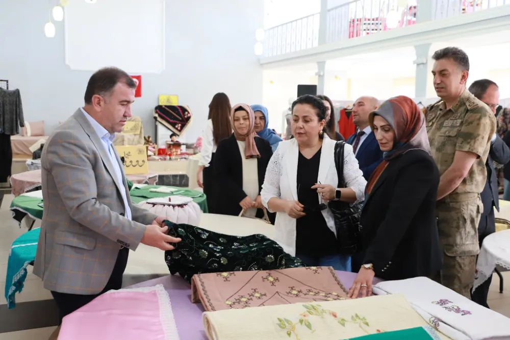 Vali Mustafa Eldivan, Hayat Boyu Öğrenme Haftası Kapanış Etkinliğine Katıldı
