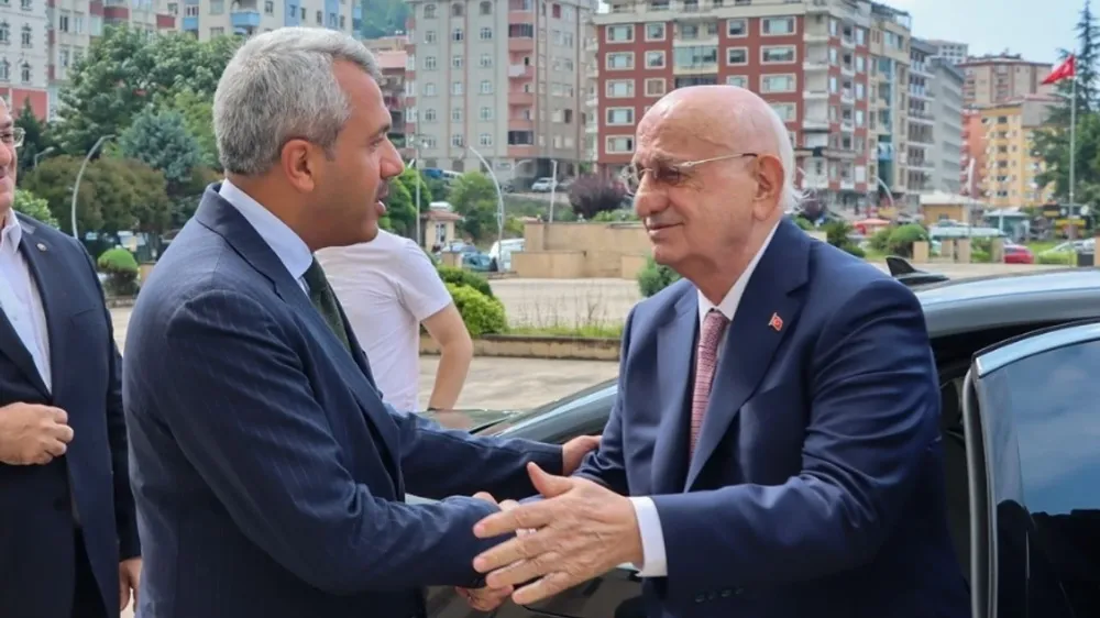 TBMM Eski Başkanı Kahraman Rize Valiliğini Ziyaret Etti