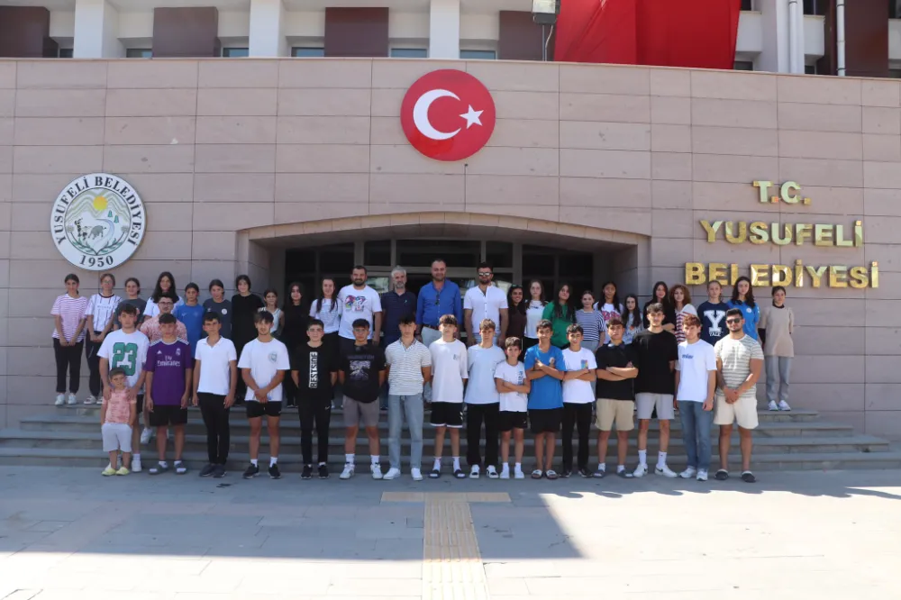 Yusufeli Belediye Başkanı Barış Demirci, Kano Şampiyonası İçin Sporcuları Uğurladı