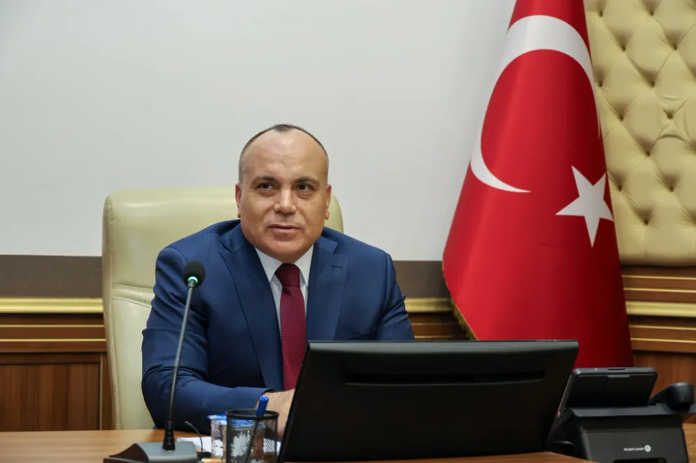 Artvin’de Eğitim Başarısı: Vali Ünsal, LGS’de İlk %1’lik Dilime Giren Öğrencileri Ağırladı