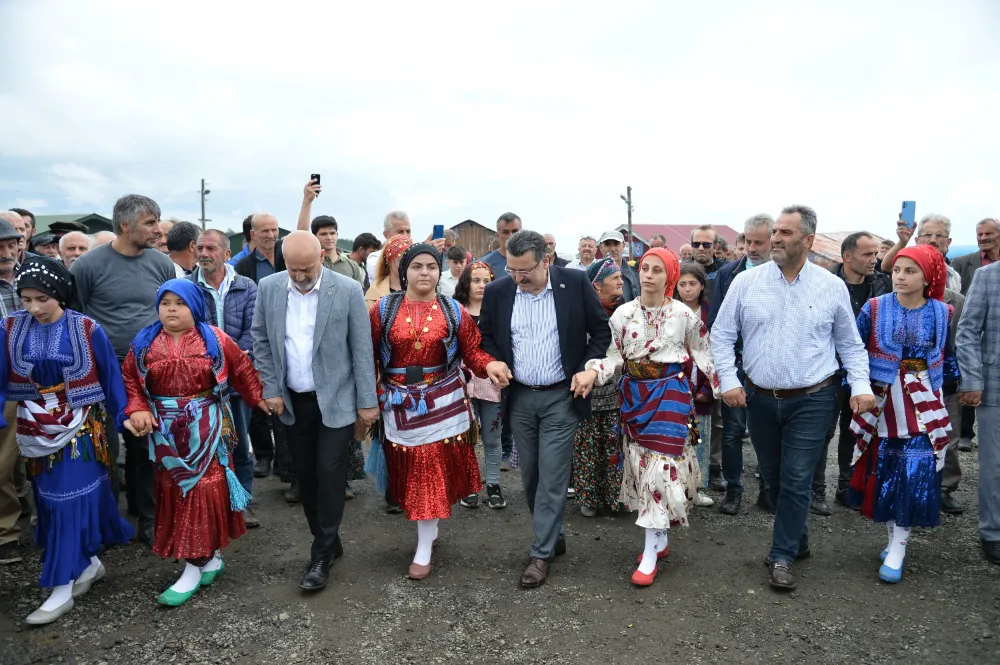 Çarşıbaşı’nda Altyapı Yatırımları Hızla İlerliyor: Başkan Genç Sözlerini Yerine Getiriyor