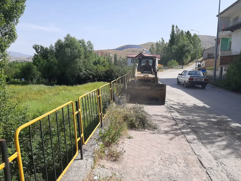 Bayburt Belediyesi’nin Ekipleri Şehri Güzelleştirmeye Devam Ediyor