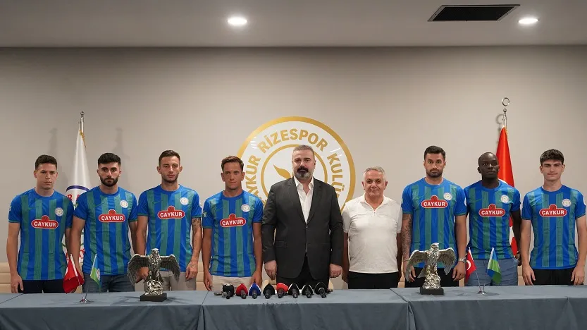 Çaykur Rizespor’ da yeni transferler tanıtıldı